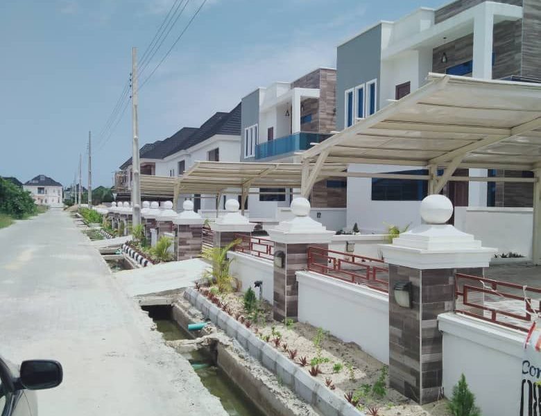 5 Bedroom Fully Detached Duplex with Bq