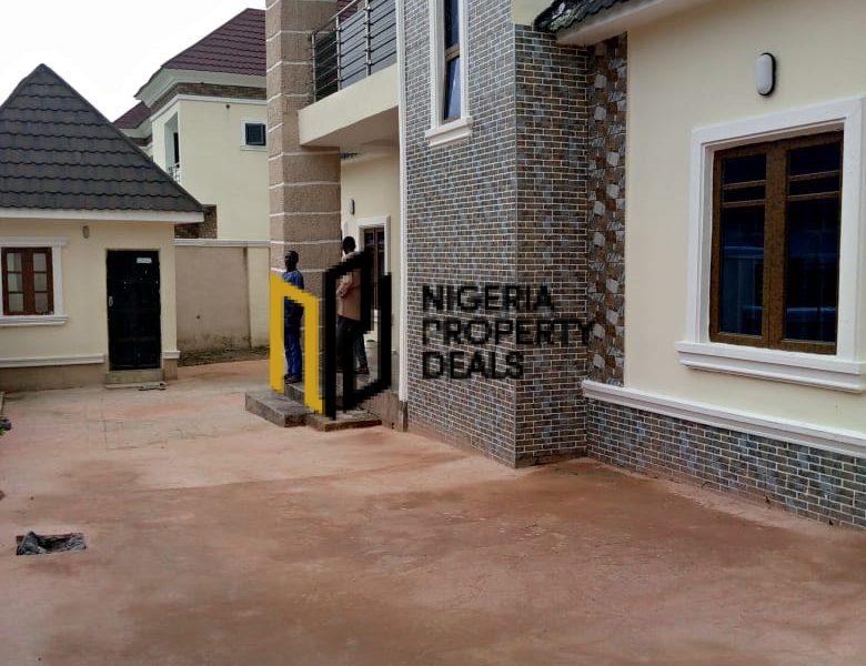 5 Bedrooms Fully Detached Duplex