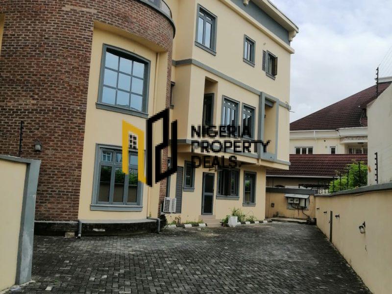 6 Bedroom Fully Detached Duplex with BQ inside Banana Island Ikoyi