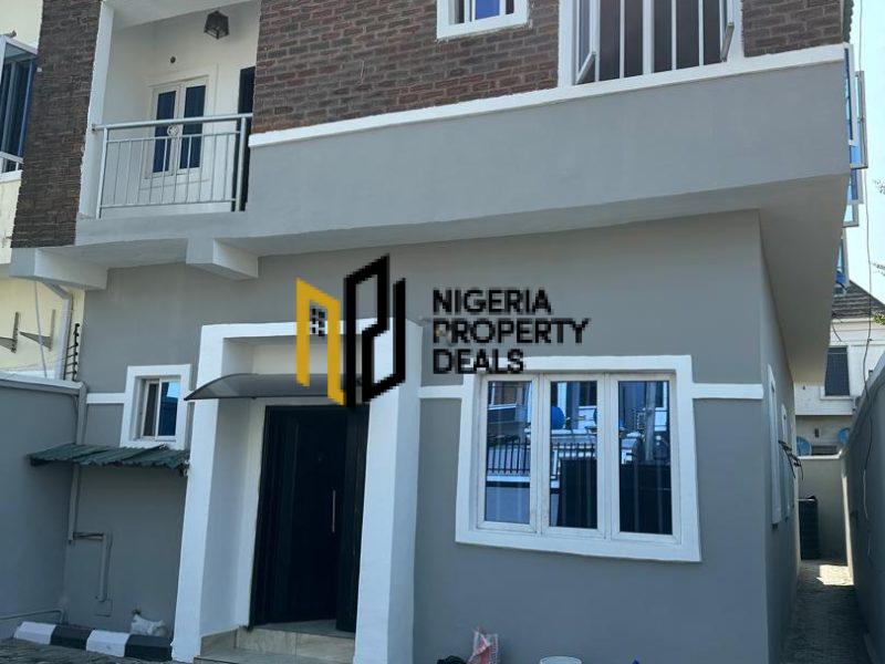 4 Bedrooms Renovated Self-serviced Terrace Duplex for Sale