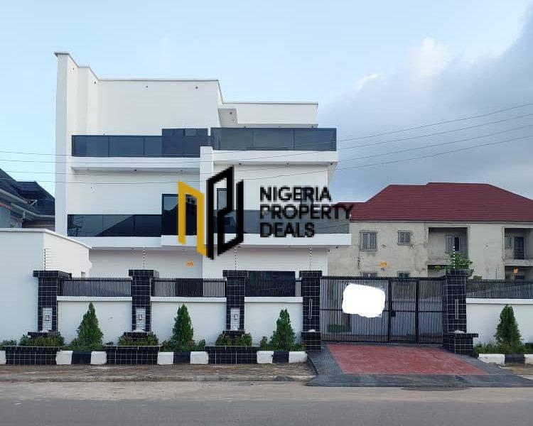 5 Bedroom Detached Duplex for Sale