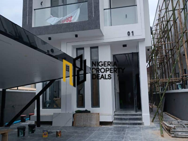 5 Bedroom Fully Detached Duplex