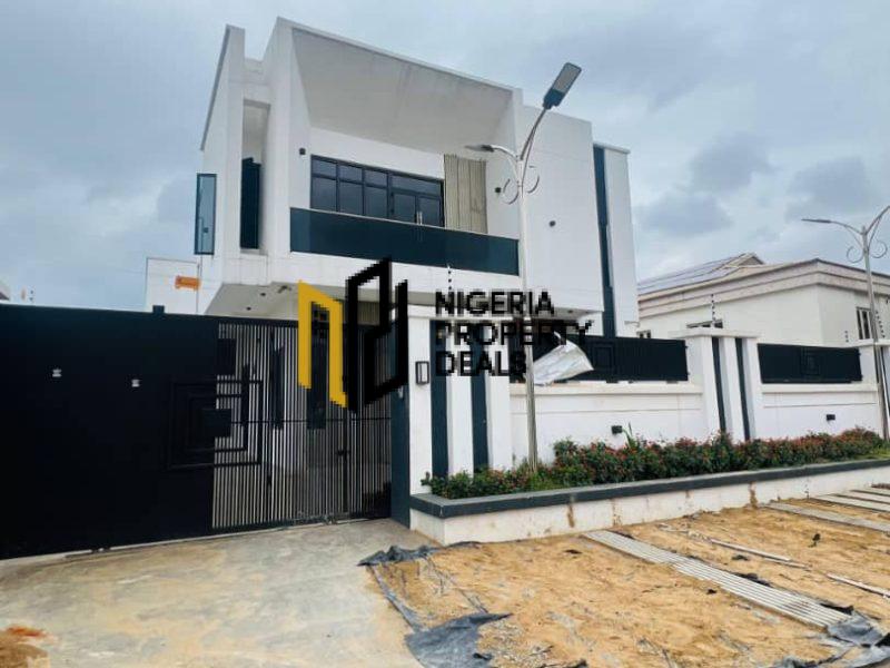 Newly Built 4 Bedroom Fully Detached Duplex with a Study Room and BQ