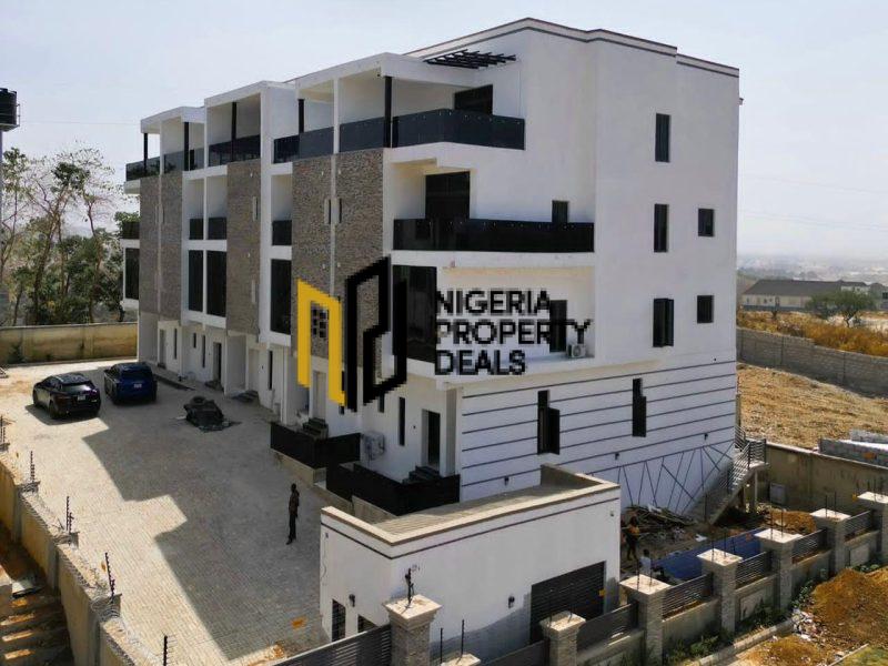 Smart 5 Bedrooms Townhouse with BQ for Sale